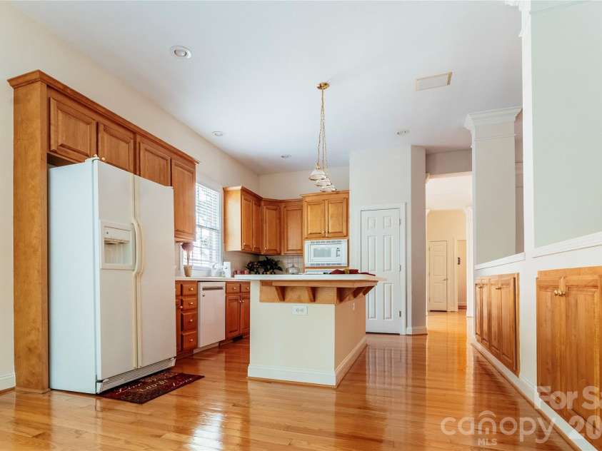 9425 Briarwick Lane, Charlotte, NC 28277.  MLS# CAR4391950, YatesRealty ID 31410. 