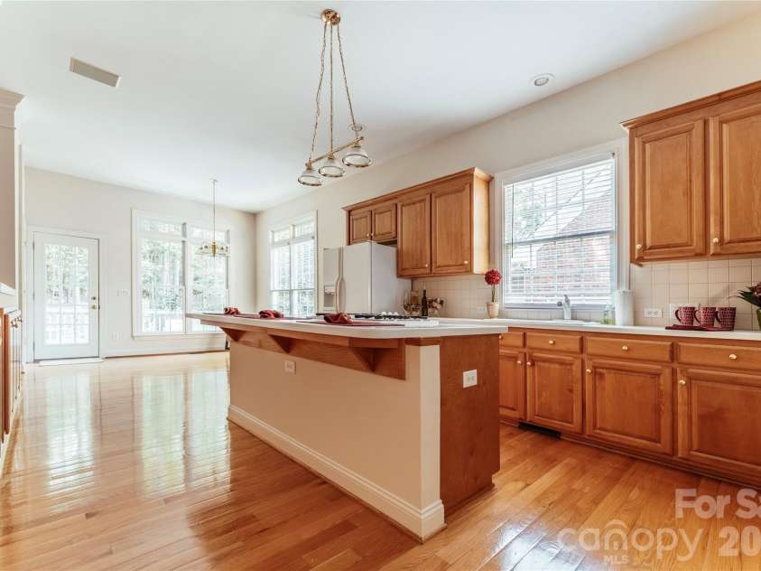 9425 Briarwick Lane, Charlotte, NC 28277.  MLS# CAR4391950, YatesRealty ID 31410. 
