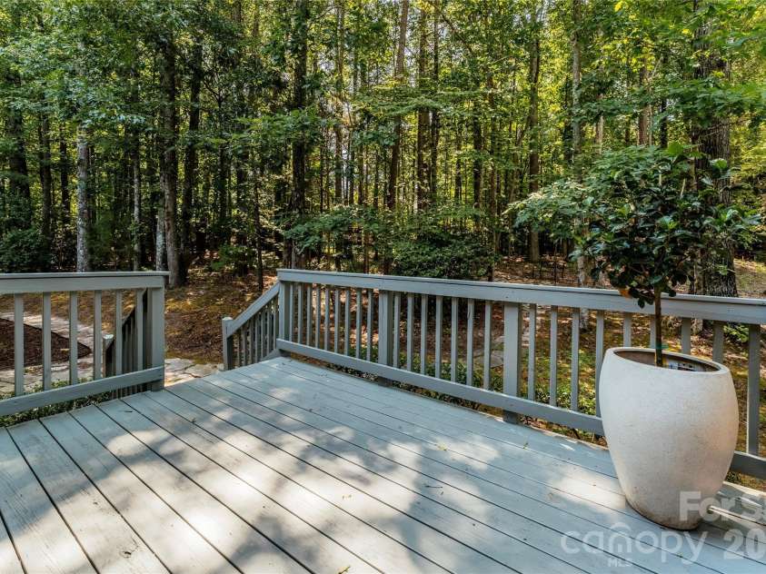 9425 Briarwick Lane, Charlotte, NC 28277.  MLS# CAR4391950, YatesRealty ID 31410. 