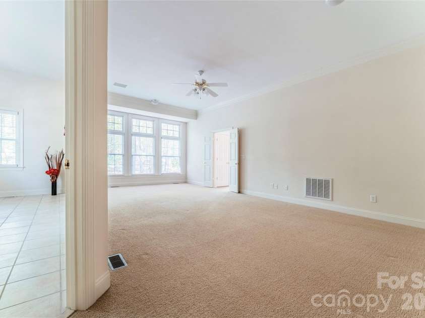 9425 Briarwick Lane, Charlotte, NC 28277.  MLS# CAR4391950, YatesRealty ID 31410. 