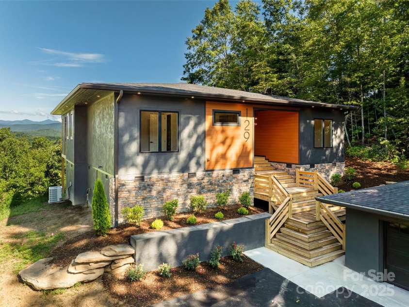 129 Parkway View Drive, Hendersonville, NC 28739.  MLS# CAR4258845, YatesRealty ID 31411. New construction with modern mountain luxury and unforgettable mountain views