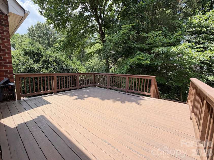 1332 Bershire Lane, Charlotte, NC 28262.  MLS# CAR4391401, YatesRealty ID 31411. 