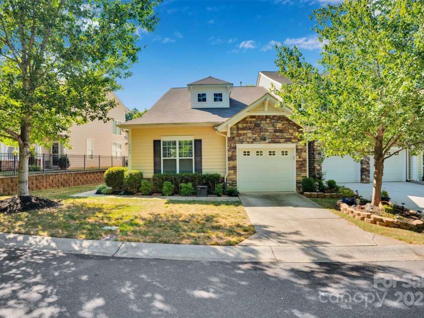 1143 Crown Vista Drive, Fort Mill, SC 29707.  MLS# CAR4285889, YatesRealty ID 31412. 1143 Crown Vista Dr.