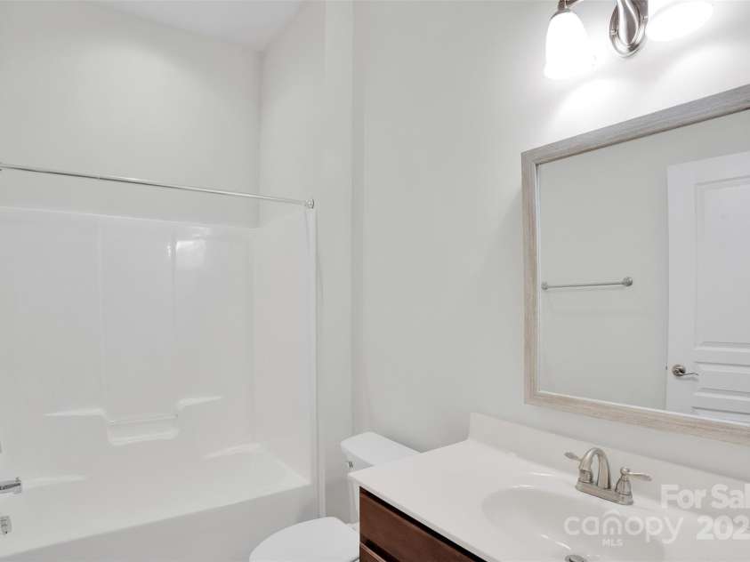 1143 Crown Vista Drive, Fort Mill, SC 29707.  MLS# CAR4285889, YatesRealty ID 31412. Full Bath