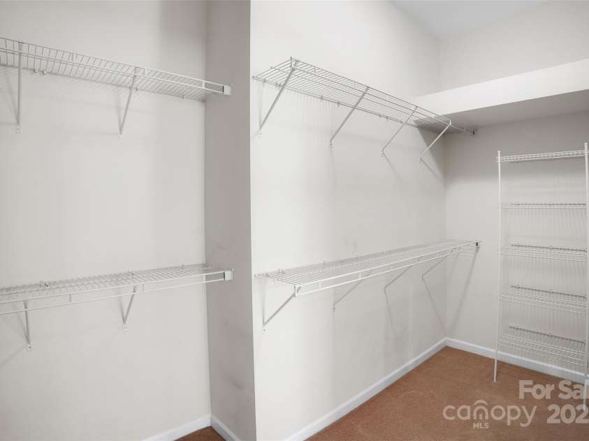 1143 Crown Vista Drive, Fort Mill, SC 29707.  MLS# CAR4285889, YatesRealty ID 31412. Huge walk-in closet