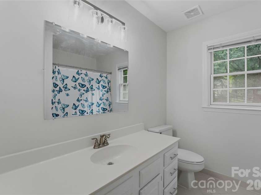 2341 Hamilton Mill Road, Charlotte, NC 28270.  MLS# CAR4391403, YatesRealty ID 31412. Upstairs hall bath
