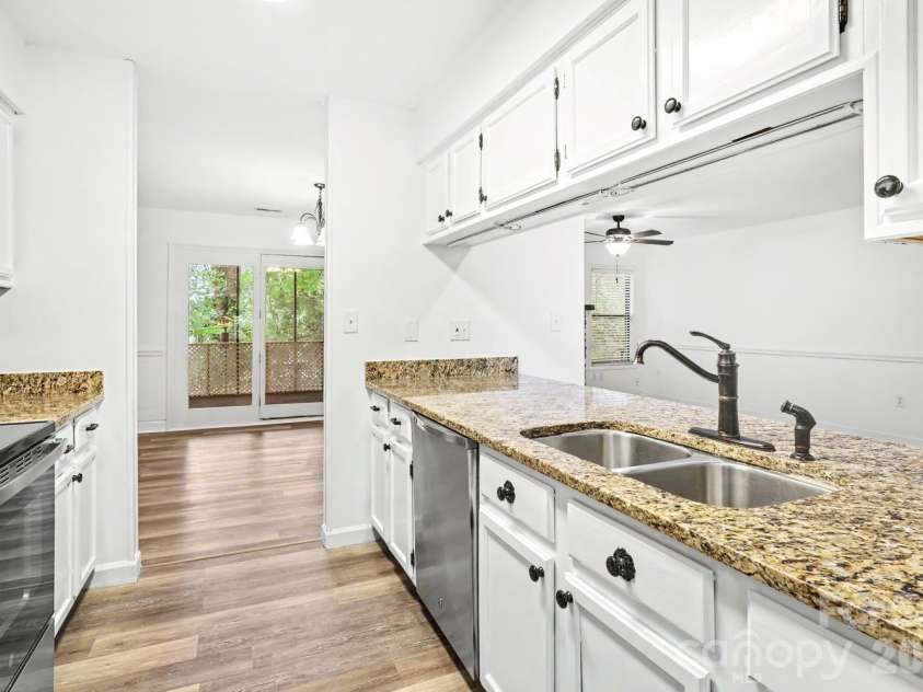 123 Cedar Hollow Street, Fort Mill, SC 29715.  MLS# CAR4391955, YatesRealty ID 31413. 