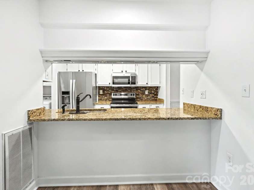 123 Cedar Hollow Street, Fort Mill, SC 29715.  MLS# CAR4391955, YatesRealty ID 31413. 