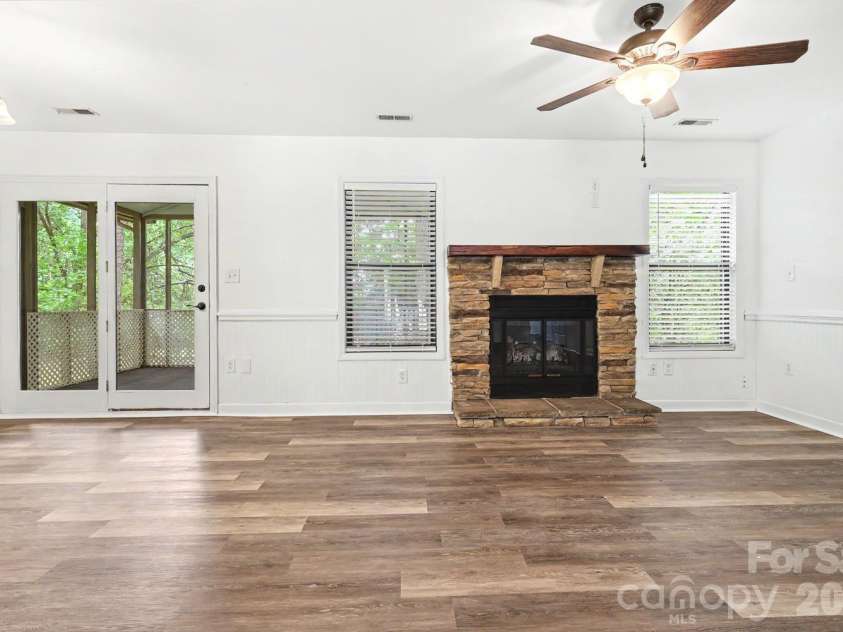 123 Cedar Hollow Street, Fort Mill, SC 29715.  MLS# CAR4391955, YatesRealty ID 31413. 