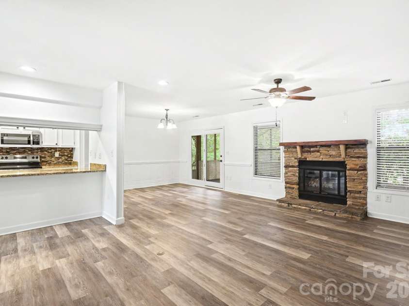 123 Cedar Hollow Street, Fort Mill, SC 29715.  MLS# CAR4391955, YatesRealty ID 31413. 