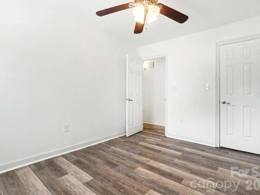 123 Cedar Hollow Street, Fort Mill, SC 29715.  MLS# CAR4391955, YatesRealty ID 31413. 