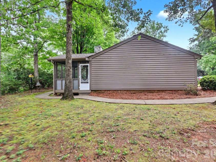 123 Cedar Hollow Street, Fort Mill, SC 29715.  MLS# CAR4391955, YatesRealty ID 31413. 