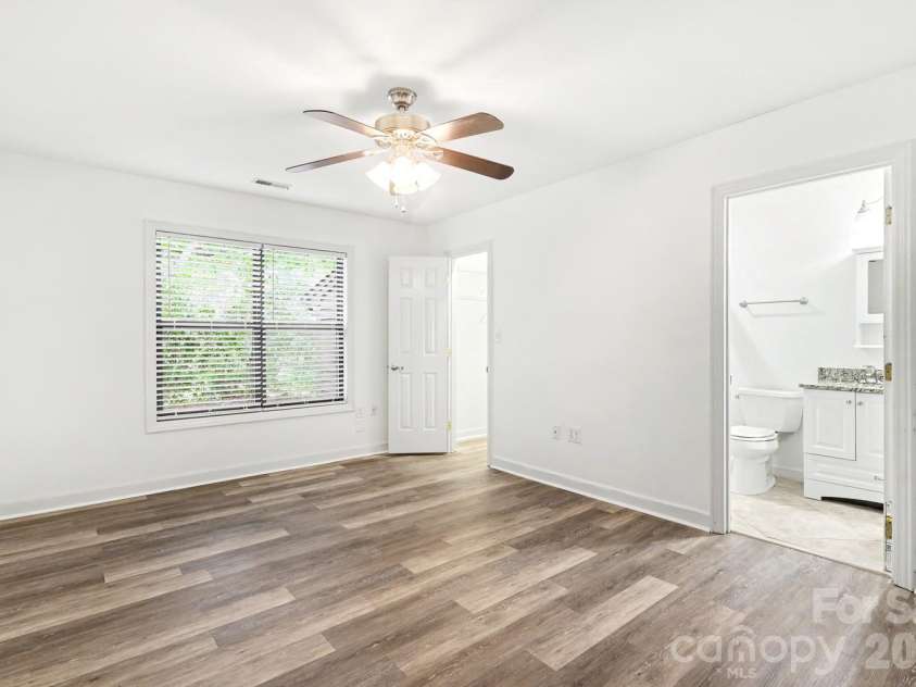 123 Cedar Hollow Street, Fort Mill, SC 29715.  MLS# CAR4391955, YatesRealty ID 31413. Primary Bedroom
