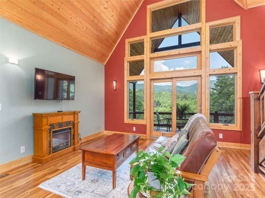 477 Jenkins Road, Waynesville, NC 28785.  MLS# CAR4285084, YatesRealty ID 31414. 