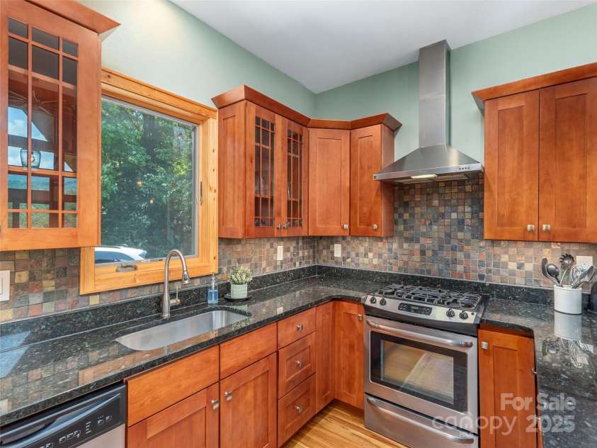 477 Jenkins Road, Waynesville, NC 28785.  MLS# CAR4285084, YatesRealty ID 31414. 
