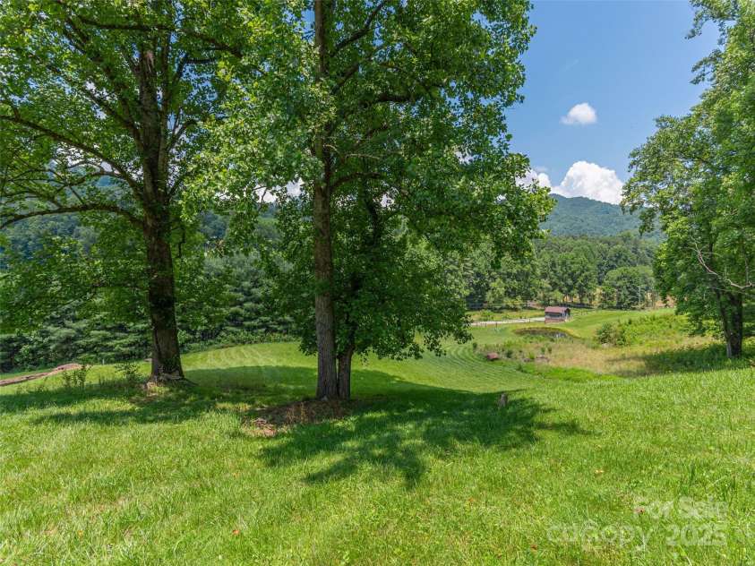 477 Jenkins Road, Waynesville, NC 28785.  MLS# CAR4285084, YatesRealty ID 31414. 
