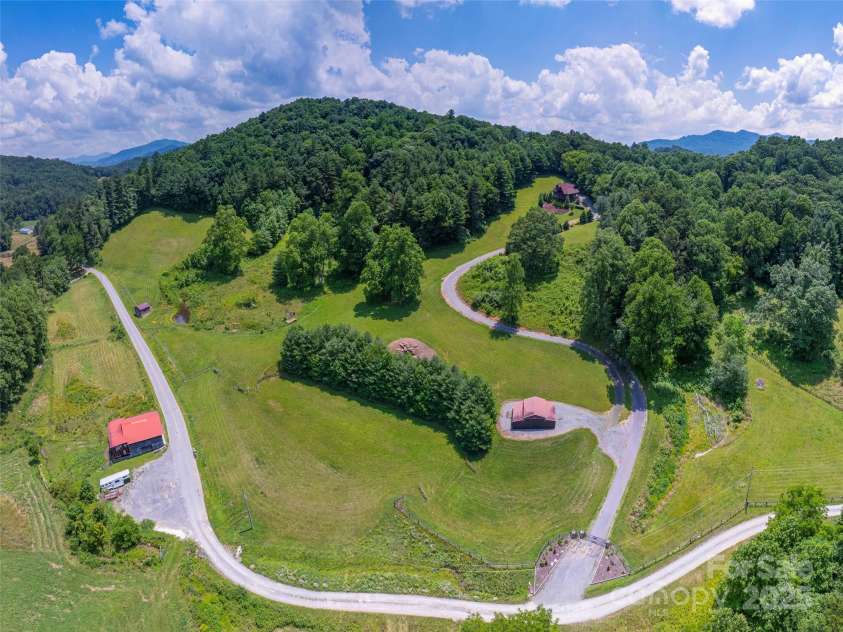 477 Jenkins Road, Waynesville, NC 28785.  MLS# CAR4285084, YatesRealty ID 31414. 