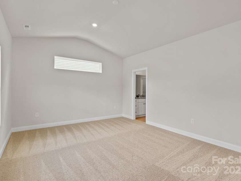 7221 Jerimoth Drive, Charlotte, NC 28215.  MLS# CAR4285537, YatesRealty ID 31415. 