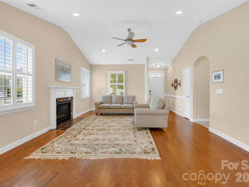 14004 Helen Benson Boulevard, Davidson, NC 28036.  MLS# CAR4388089, YatesRealty ID 31416. 