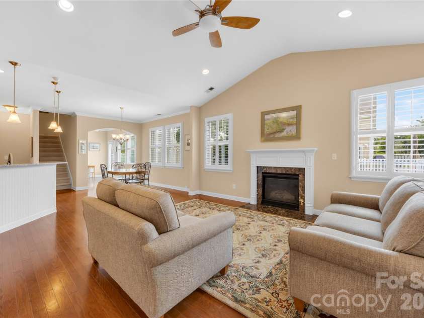 14004 Helen Benson Boulevard, Davidson, NC 28036.  MLS# CAR4388089, YatesRealty ID 31416. 