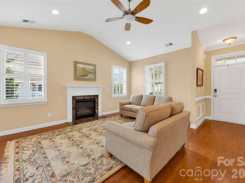 14004 Helen Benson Boulevard, Davidson, NC 28036.  MLS# CAR4388089, YatesRealty ID 31416. 