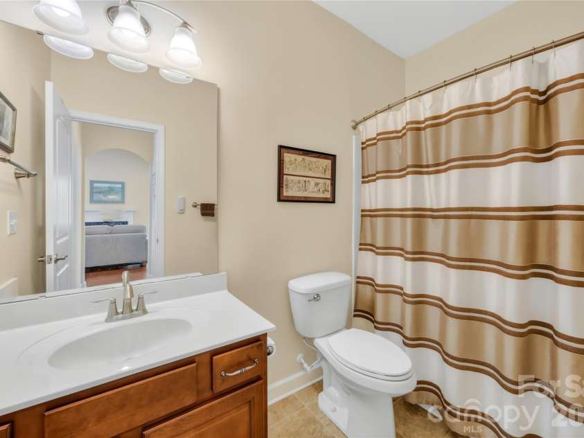 14004 Helen Benson Boulevard, Davidson, NC 28036.  MLS# CAR4388089, YatesRealty ID 31416. 