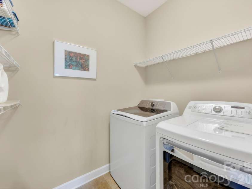 14004 Helen Benson Boulevard, Davidson, NC 28036.  MLS# CAR4388089, YatesRealty ID 31416. 