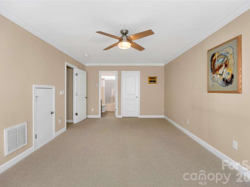 14004 Helen Benson Boulevard, Davidson, NC 28036.  MLS# CAR4388089, YatesRealty ID 31416. 