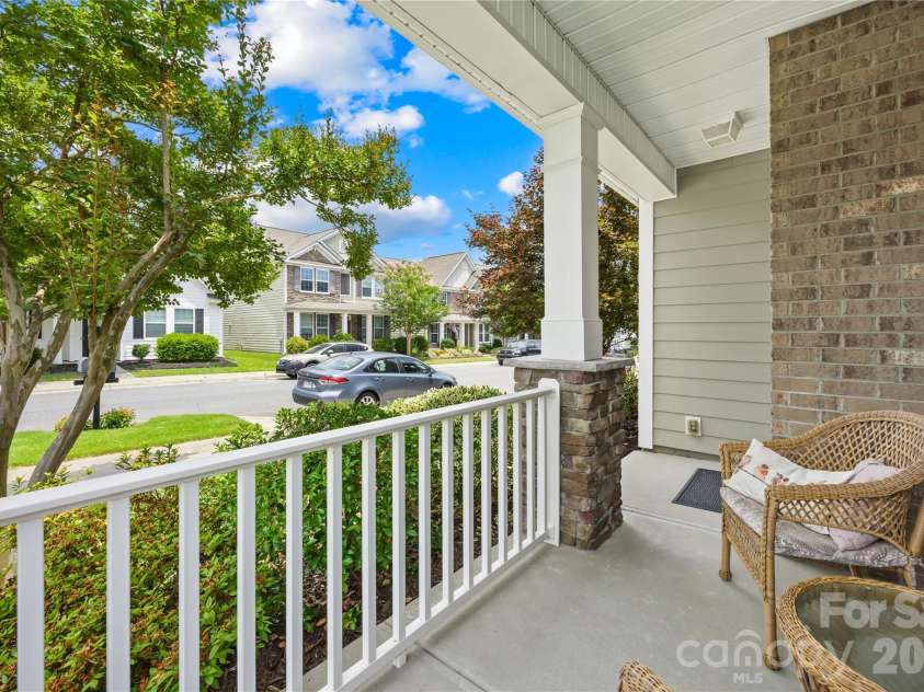 14004 Helen Benson Boulevard, Davidson, NC 28036.  MLS# CAR4388089, YatesRealty ID 31416. 