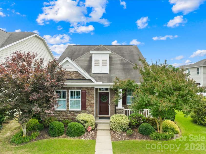 14004 Helen Benson Boulevard, Davidson, NC 28036.  MLS# CAR4388089, YatesRealty ID 31416. 