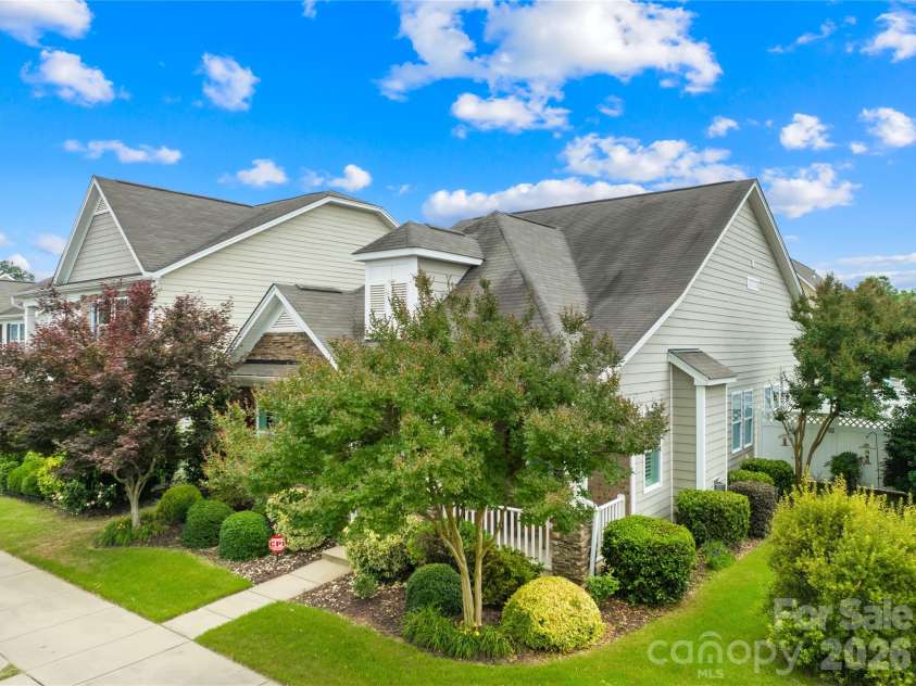 14004 Helen Benson Boulevard, Davidson, NC 28036.  MLS# CAR4388089, YatesRealty ID 31416. 