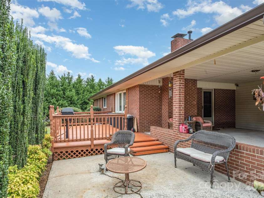 2236 Old Hickory Grove Road, Mount Holly, NC 28120.  MLS# CAR4286254, YatesRealty ID 31417. 