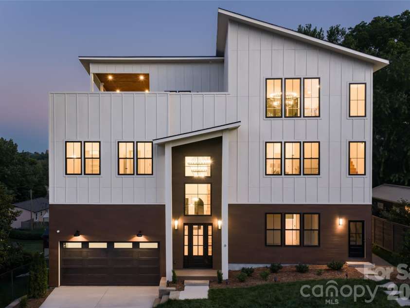 6 Dailey Drive, Asheville, NC 28801.  MLS# CAR4383625, YatesRealty ID 31417. 