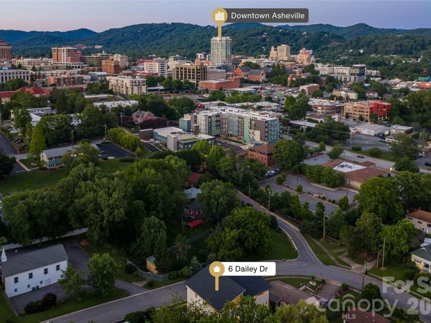 6 Dailey Drive, Asheville, NC 28801.  MLS# CAR4383625, YatesRealty ID 31417. 