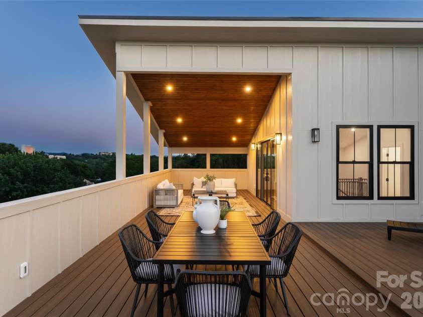 6 Dailey Drive, Asheville, NC 28801.  MLS# CAR4383625, YatesRealty ID 31417. 