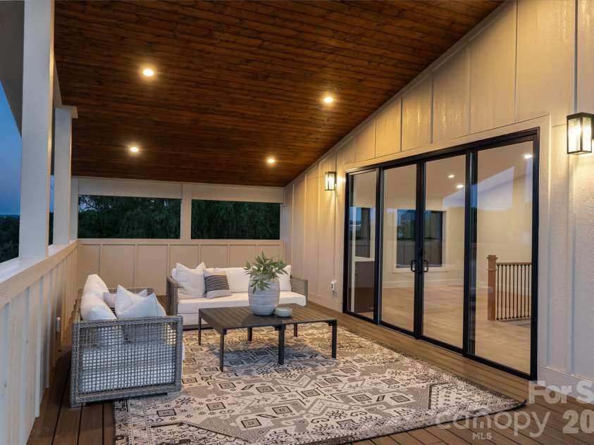 6 Dailey Drive, Asheville, NC 28801.  MLS# CAR4383625, YatesRealty ID 31417. 