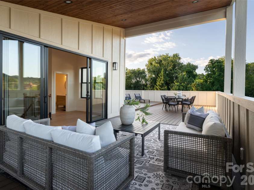 6 Dailey Drive, Asheville, NC 28801.  MLS# CAR4383625, YatesRealty ID 31417. 