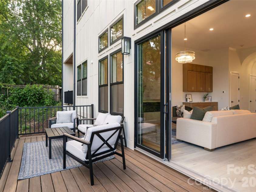 6 Dailey Drive, Asheville, NC 28801.  MLS# CAR4383625, YatesRealty ID 31417. 