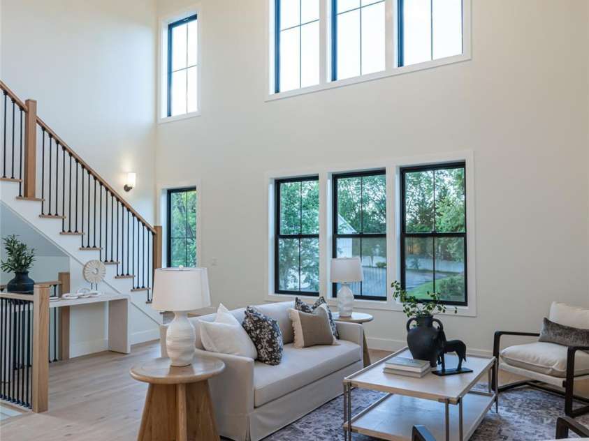 6 Dailey Drive, Asheville, NC 28801.  MLS# CAR4383625, YatesRealty ID 31417. 