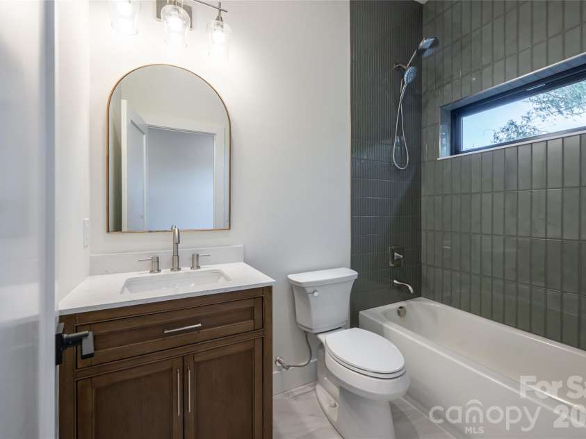 6 Dailey Drive, Asheville, NC 28801.  MLS# CAR4383625, YatesRealty ID 31417. 