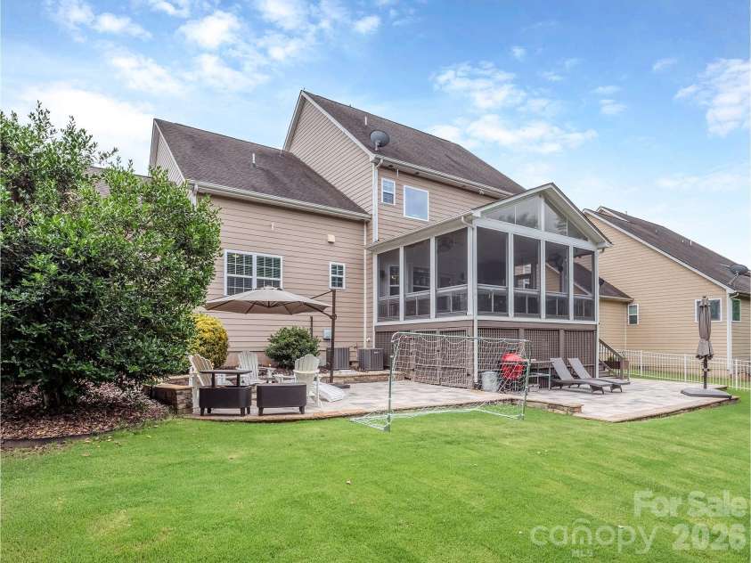 4312 Oxford Mill Road, Waxhaw, NC 28173.  MLS# CAR4390150, YatesRealty ID 31418. Back yard