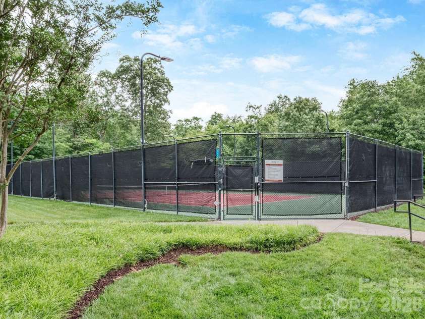 4312 Oxford Mill Road, Waxhaw, NC 28173.  MLS# CAR4390150, YatesRealty ID 31418. Community courts
