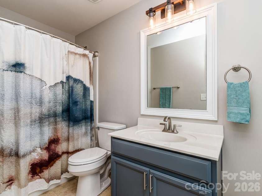 4312 Oxford Mill Road, Waxhaw, NC 28173.  MLS# CAR4390150, YatesRealty ID 31418. Full bath #3 - en suite