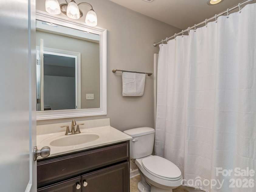 4312 Oxford Mill Road, Waxhaw, NC 28173.  MLS# CAR4390150, YatesRealty ID 31418. Full bath #5