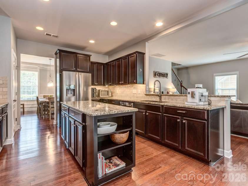4312 Oxford Mill Road, Waxhaw, NC 28173.  MLS# CAR4390150, YatesRealty ID 31418. Kitchen