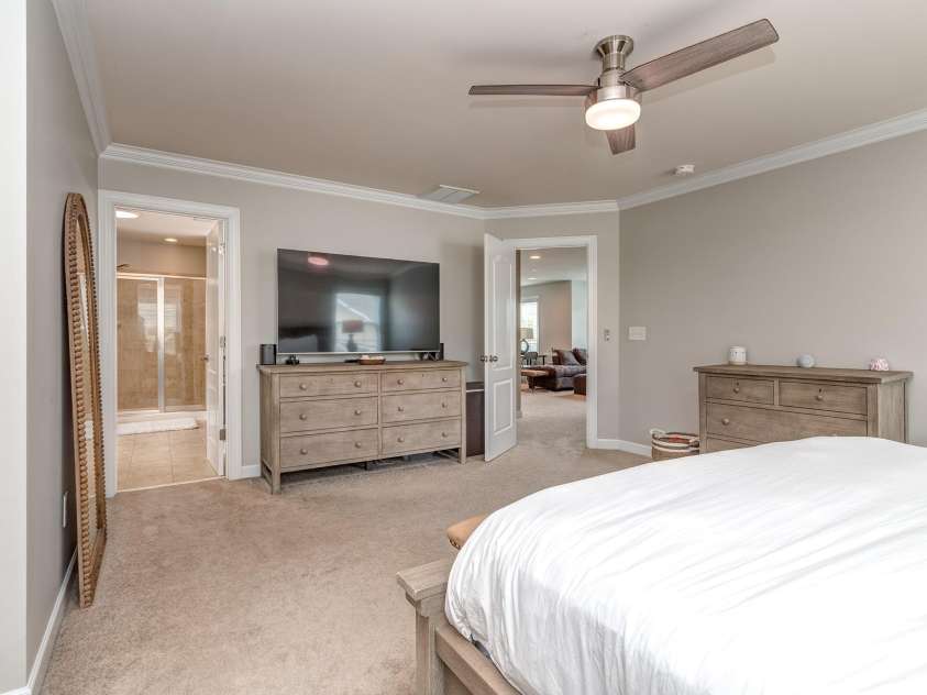4312 Oxford Mill Road, Waxhaw, NC 28173.  MLS# CAR4390150, YatesRealty ID 31418. Primary suite