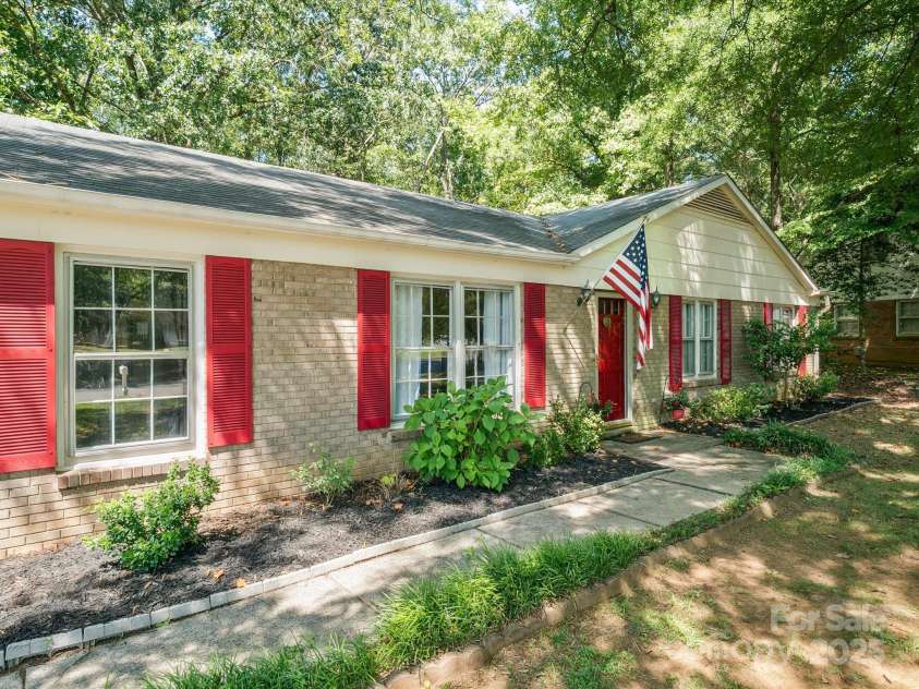 8128 Blairtree Court, Charlotte, NC 28227.  MLS# CAR4287043, YatesRealty ID 31418. 