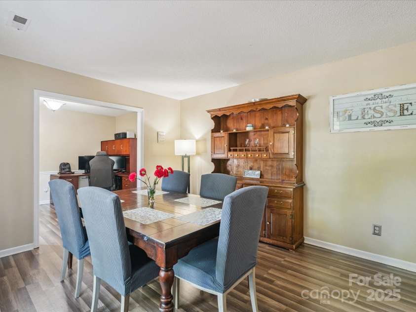 8128 Blairtree Court, Charlotte, NC 28227.  MLS# CAR4287043, YatesRealty ID 31418. 