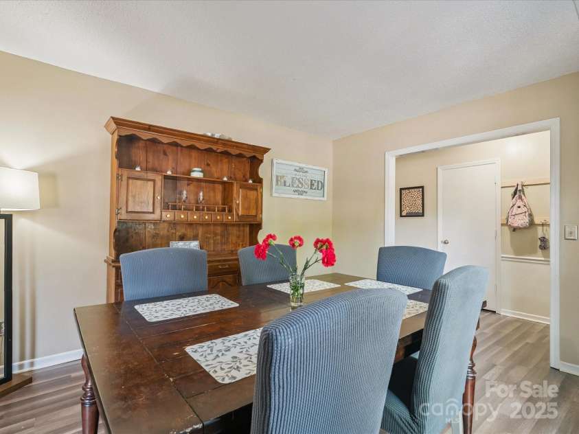 8128 Blairtree Court, Charlotte, NC 28227.  MLS# CAR4287043, YatesRealty ID 31418. 