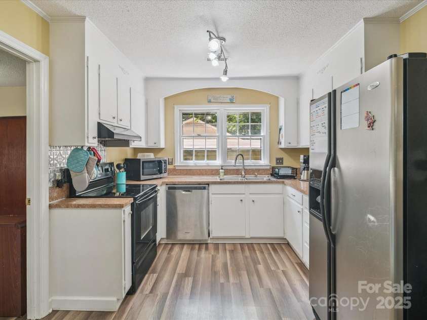 8128 Blairtree Court, Charlotte, NC 28227.  MLS# CAR4287043, YatesRealty ID 31418. 